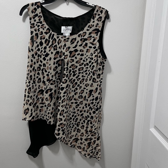 JOSEPH RIBKOFF
LEOPARD PRINT REVERSIBLE TANK - Picture 4 of 14